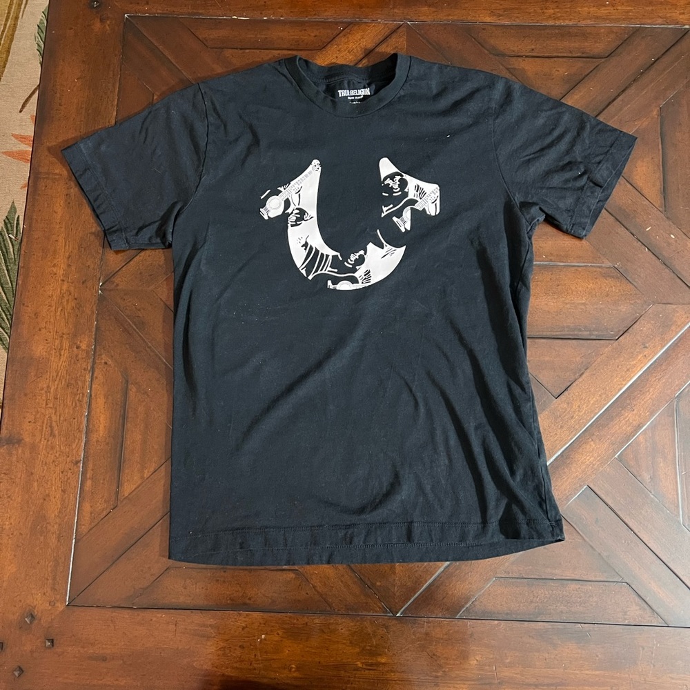 True religion graphic tee